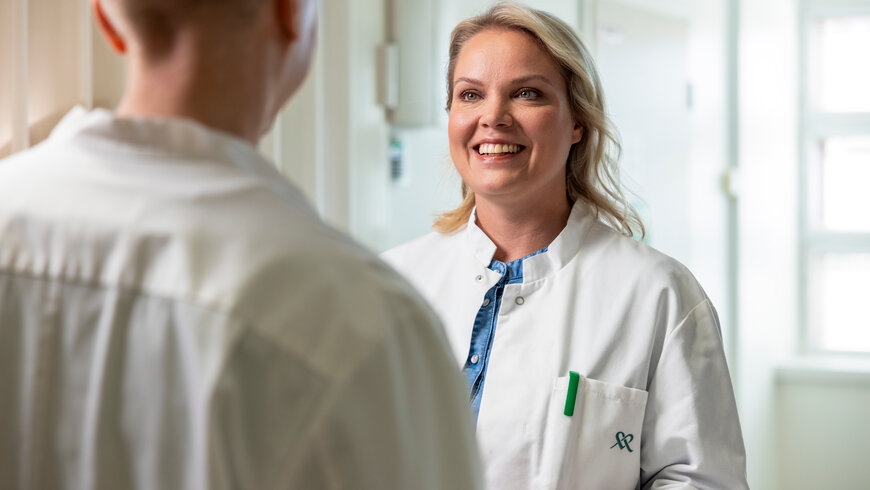 Mehiläinen Doctors, discussing
